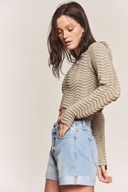 ROUND NECK WAVY CROP SWEATER